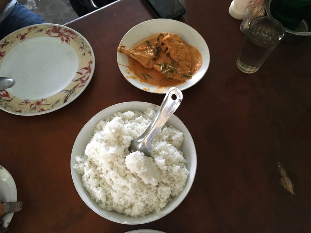 Обед в Индонезии